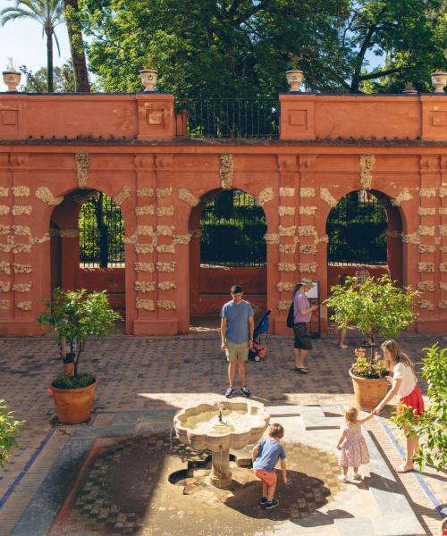 Quận ở Seville nơi khách hàng thường xuyên lưu trú.