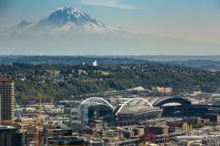 hotels near seattle yacht club