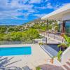Laja - panoramic hillside holiday house in Moraira
