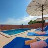 Villa Petra, Kaštelir