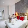 Hostal Adis