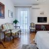 Central Palace Apartment