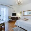 Central Palace Apartment