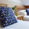 Neuadd Henllan Lodge