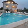 ApartmentsNika with private pool