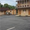 Hallmark Motel