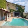 Appartement en bordure de piscine dans un domaine clos et paisible
