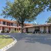 The Parkwood Inn & Suites