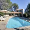 villa 8 pers, climatisée, piscine chauffée, un havre de paix sous les pins parasols