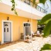 Janakis Apartments