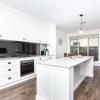 4 Bedroom Inner City Townhouse - SLEEPS 9 !!