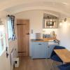 Yew Tree View Luxury Shepherds Hut