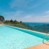 Albatros - swimming pool with sea view and terrace