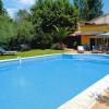 Pretty Provençal style holiday home with communal pool, Noves