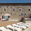 Ardèche les cigales gîte églantier avec piscine partagée