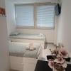 PARIS par trains, AREA, Studios avec salle de bain et kitchenette Privées, OU, chambres avec salles bain et cuisines communes