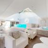 THE POOL HOUSE Cannes