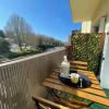 Appartement avec balcon et vue sur port - wifi privé - au dessus du Restaurant le Yackams