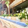 Costas Inn