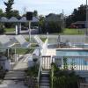 Twin Lakes Inn