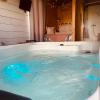 Chambre avec spa privé