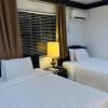 Colony Club Inn & Suites