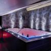 Suite Rouge baiser avec Jacuzzi privatif - LoveRoom Insolite