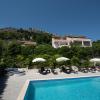 Holiday House App Grace with pool and view in Klis