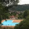 CONFORTABLE MAISON DANS VILLAGE VACANCES AVEC PISCINE A CAJARC