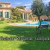 Villa d'architecte avec piscine et grand jardin