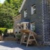 Hilltop Cottage/ Penrhiw