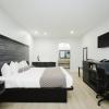 Sapphire Inn & Suites