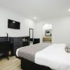 Sapphire Inn & Suites