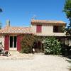 Nice holiday home with private pool in the Luberon Park, Grambois