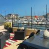 Duplex Loft with Terrace, Superb view of Port Guillaume, 7 minutes from the beach