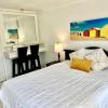 Colony Club Inn & Suites