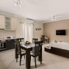 Mandis Apartments