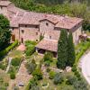 Borgo nel Chianti Istrice con piscina tennis e wifi