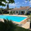 Villa Les Folies - magnifique jardin avec piscine