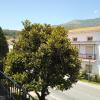 AT LA VIÑUELA