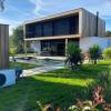 Maison d’architecte avec piscine et jardin