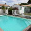 villa avec piscine à proximité immédiate de la plage