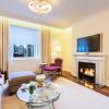 1228 Sherbrooke St. West, Montreal, H3G 1H6 Canada.