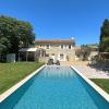 Grand Mas Provençal rénové avec piscine-plage