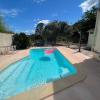 Maison 1975, fleurie, accès piscine au calme