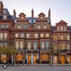 Luxury Knightsbridge apartment outside Harrods