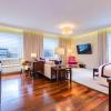 1228 Sherbrooke St. West, Montreal, H3G 1H6 Canada.