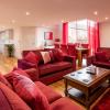 Caer Fedwen Barns Cariad Spacious self catering 3 bed Group Getaway Luxury Cottage with Private Hot Tub