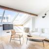 Bright apartment in 10th