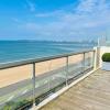 Vue mer La baule « Une marguerite face à l’Océan »